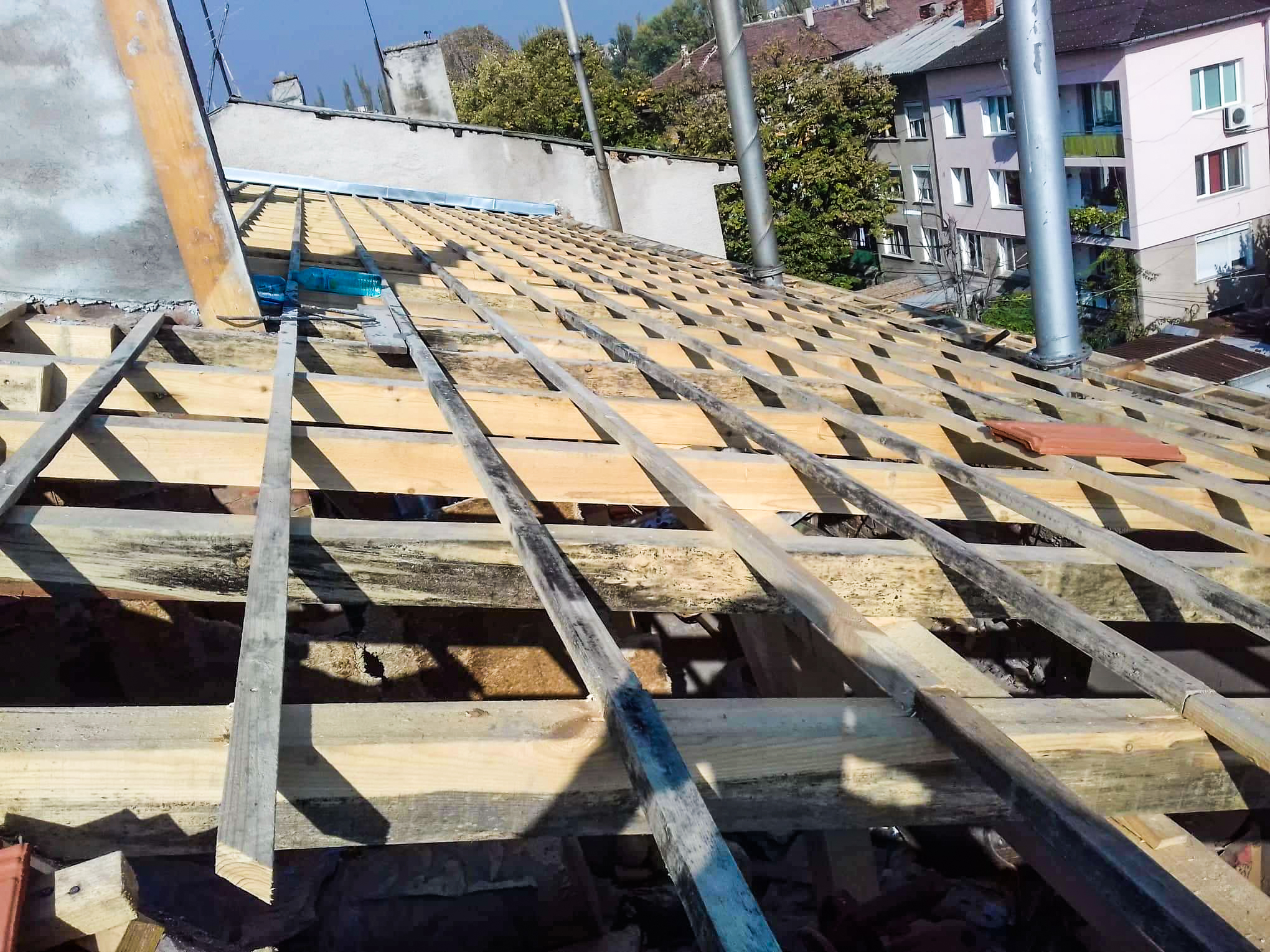 ремонт и изграждане на покрив